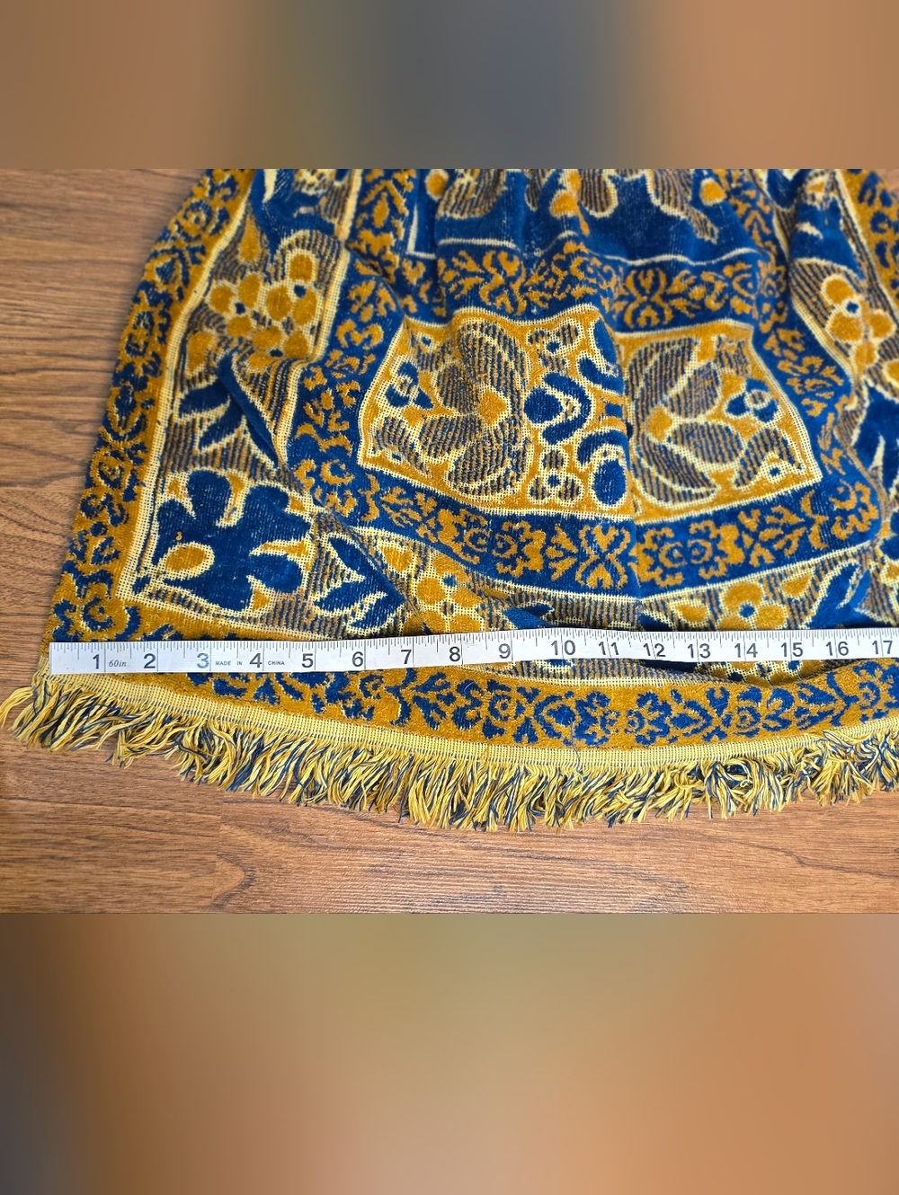 Vintage Chenille Carpet Bag Lucite Frame Handle Boho Tapestry Large Tote - Picture 9 of 12